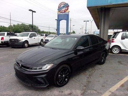 Used 2025 Volkswagen Jetta S FWD image 1