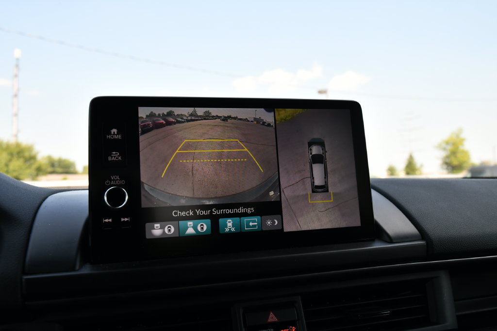 Used 2025 Honda Pilot TrailSport image 16
