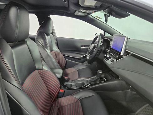 Used 2025 Toyota Corolla XSE image 15