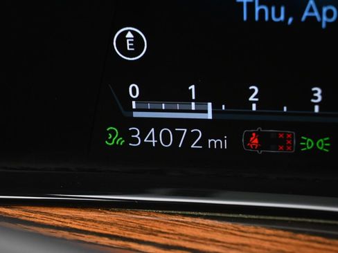 Certified 2023 Cadillac Escalade Premium Luxury image 28