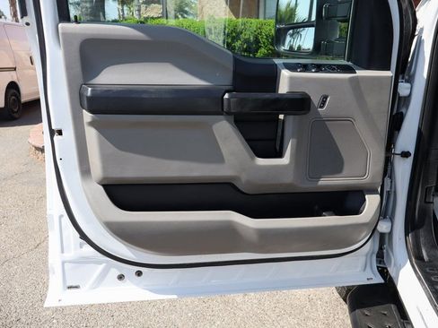 Used 2019 Ford F250 XL w/ Power Equipment Group AWD/4WD image 15