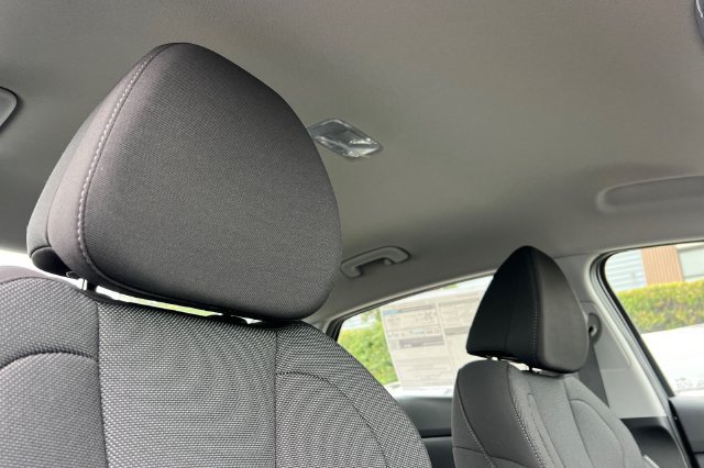 New 2026 Hyundai Elantra SE FWD image 15