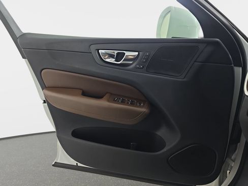 Used 2019 Volvo XC60 T5 Inscription w/ Protection Package Premier FWD image 30