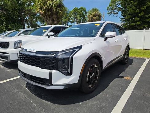 Used 2026 Kia Sportage EX FWD image 6