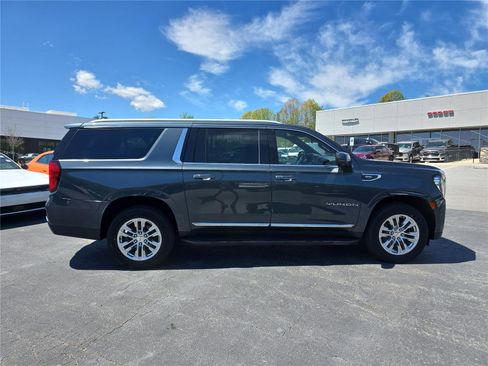 Used 2021 GMC Yukon XL SLT w/ SLT Luxury Plus Package AWD/4WD image 2
