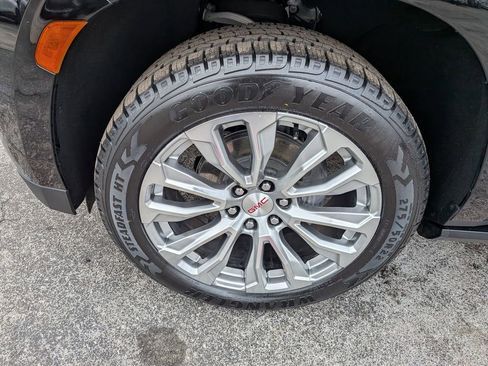 Certified 2024 GMC Yukon XL Denali image 9