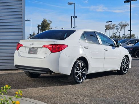 Used 2018 Toyota Corolla SE w/ SE Premium Package image 5