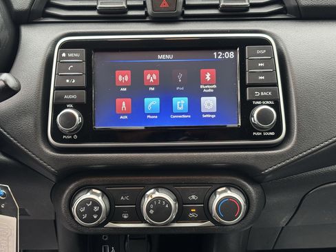 Used 2022 Nissan Versa S image 25