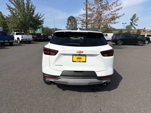 Certified 2025 Chevrolet Blazer LT FWD image 8