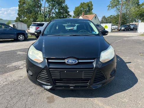 Used 2013 Ford Focus SE FWD image 2