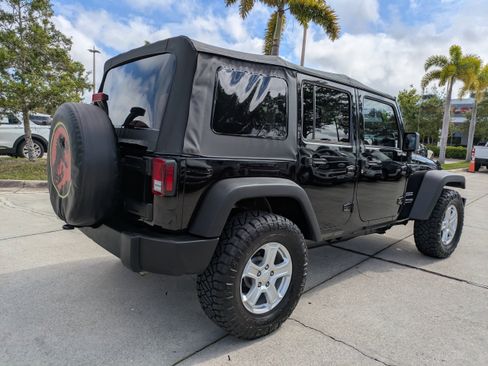 Used 2018 Jeep Wrangler Unlimited Sport S AWD/4WD image 4