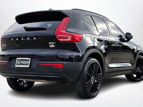 Used 2024 Volvo XC40 B5 Ultimate w/ Protection Package Premier image 6