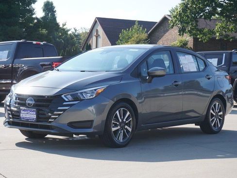 Used 2024 Nissan Versa SV FWD image 7