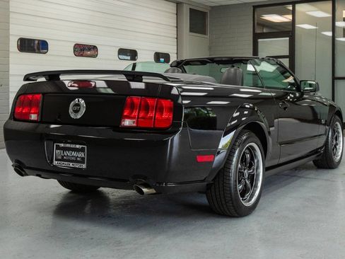 Used 2005 Ford Mustang GT RWD image 31