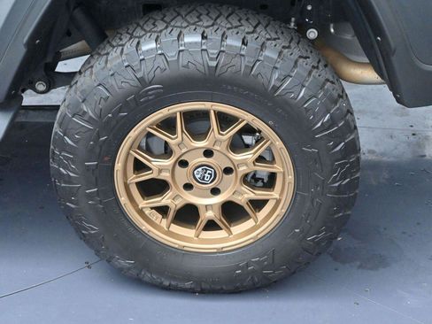 Used 2024 Jeep Gladiator Sport image 28