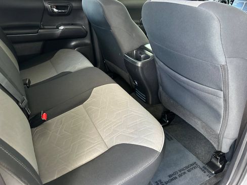 Used 2023 Toyota Tacoma TRD Sport AWD/4WD image 18