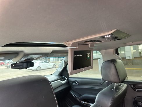 Used 2017 Chevrolet Tahoe LT w/ LT Signature Package image 32