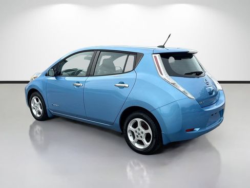 Used 2013 Nissan Leaf SV w/ LED & Quick Charge Pkg FWD image 3