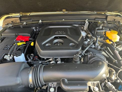 Used 2025 Jeep Wrangler Unlimited Sport image 9