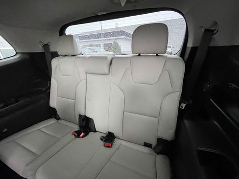 Used 2025 Kia Telluride S image 27