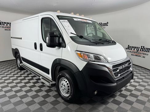 Used 2025 RAM ProMaster 2500 w/ U-Haul Equipment Group FWD image 5