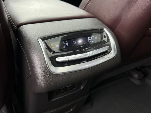 Used 2022 Cadillac XT6 Premium Luxury image 19