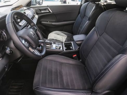 Used 2024 Mitsubishi Outlander FWD image 19