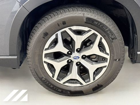 Used 2020 Subaru Forester Premium AWD/4WD image 31