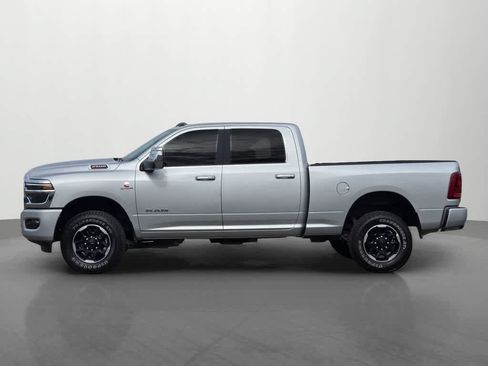 Used 2026 RAM 2500 Laramie AWD/4WD image 3