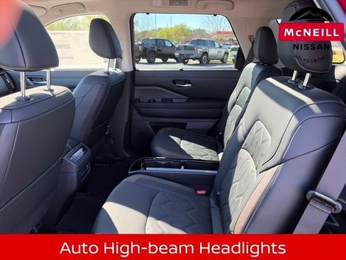 New 2026 Nissan Pathfinder Platinum AWD/4WD image 15
