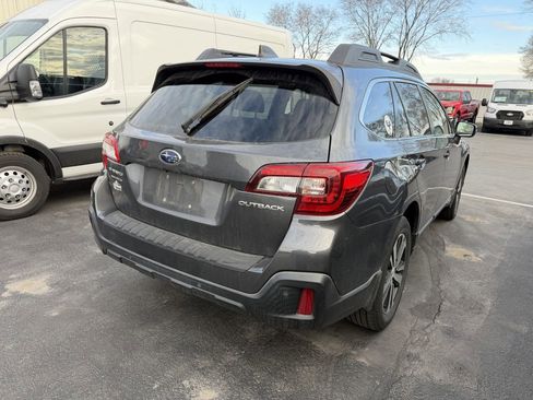 Used 2018 Subaru Outback 2.5i Limited image 2