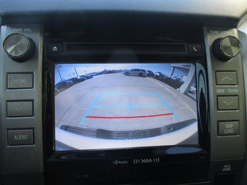 Used 2018 Toyota Tundra SR5 w/ SR5 Upgrade Package image 24