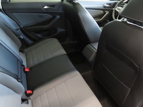 New 2025 Volkswagen Jetta SE FWD image 24