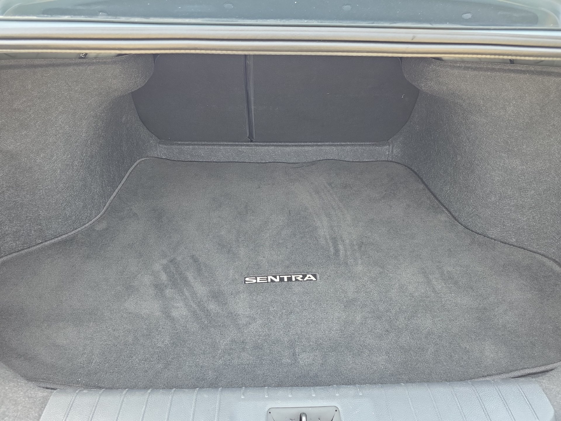 Used 2024 Nissan Sentra SV FWD image 12