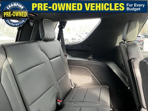 Used 2022 GMC Yukon SLT w/ SLT Premium Package image 32