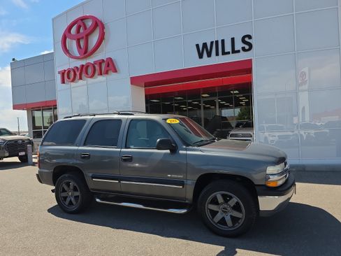 Used 2001 Chevrolet Tahoe LS w/ LS Preferred Equipment Group AWD/4WD image 1