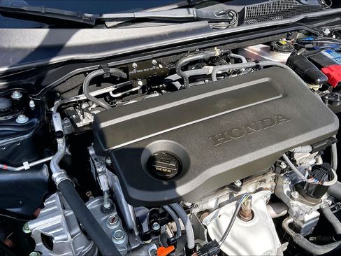 Used 2025 Honda Civic Sport image 32