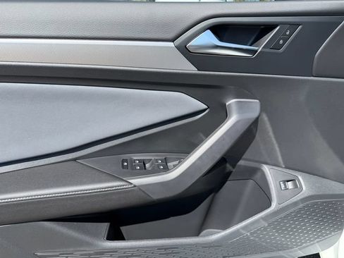 New 2026 Volkswagen Jetta SE FWD image 11