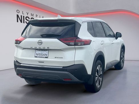 Used 2023 Nissan Rogue SV image 5
