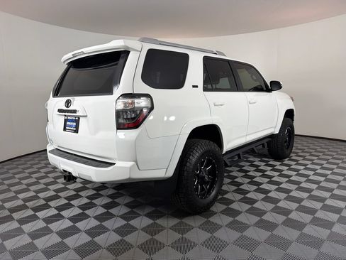 Used 2018 Toyota 4Runner SR5 Premium AWD/4WD image 3