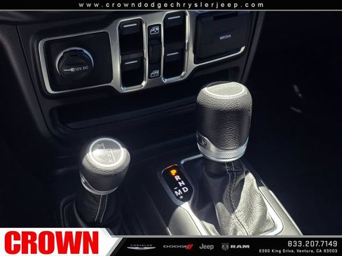 Used 2023 Jeep Gladiator Overland AWD/4WD image 24