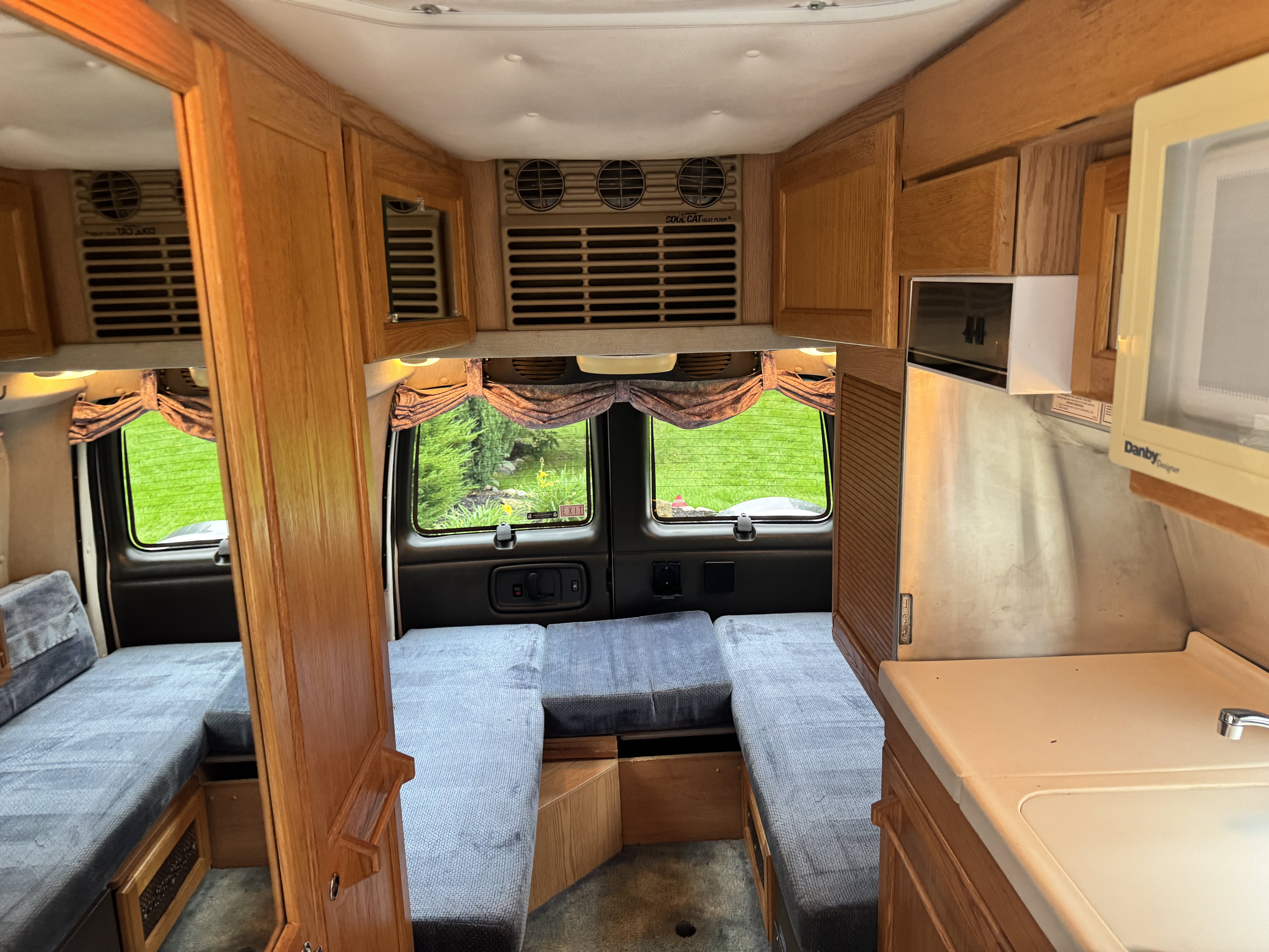 Used 2002 Chevrolet Express 3500 Extended w/ Preferred Equipment Group 2 RWD image 38