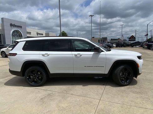 New 2026 Jeep Grand Cherokee L Limited w/ Limited Altitude Package RWD image 36