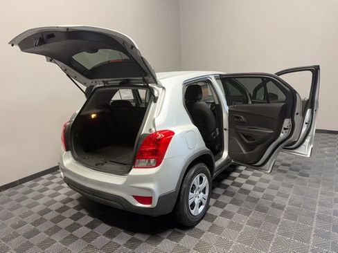 Used 2017 Chevrolet Trax LS w/ Fleet Convenience Package FWD image 25