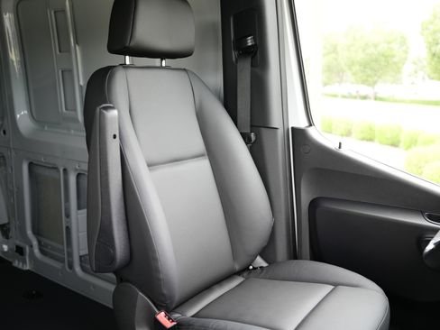 New 2025 Mercedes-Benz Sprinter 2500 image 33