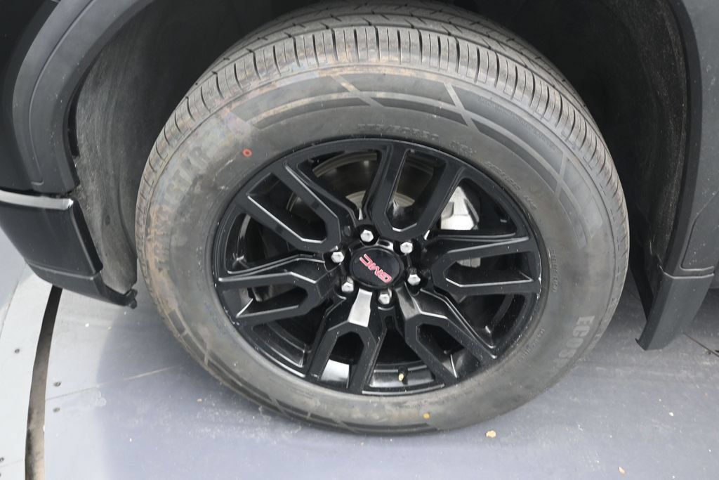 Used 2023 GMC Sierra 1500 Elevation RWD image 9