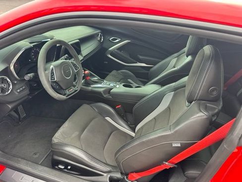 Used 2022 Chevrolet Camaro SS RWD image 6