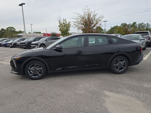 New 2025 Kia K4 LXS image 5