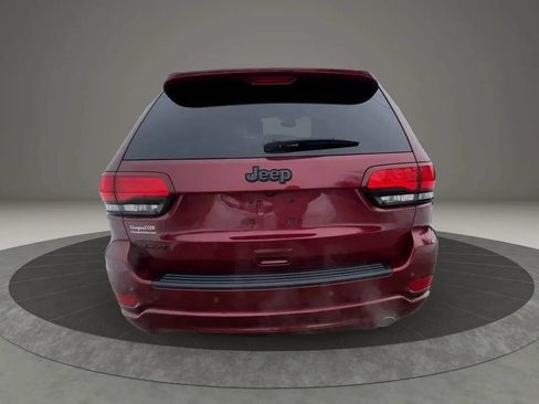 Used 2022 Jeep Grand Cherokee Laredo X AWD/4WD image 3