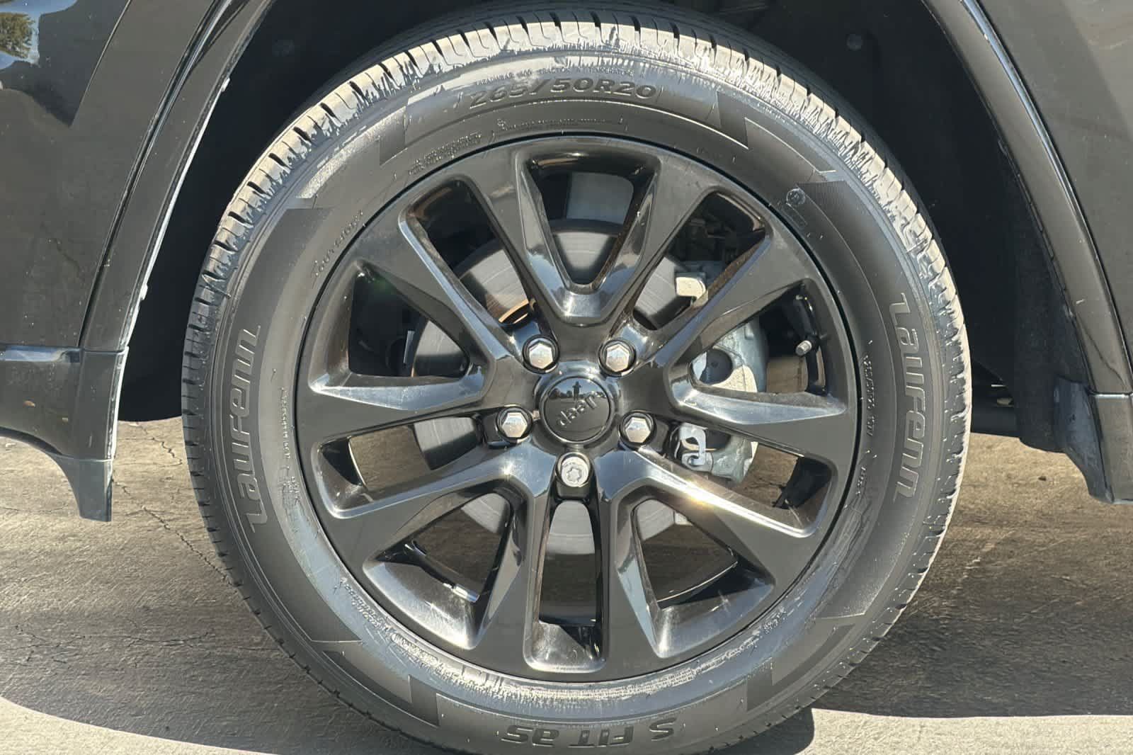 Used 2020 Jeep Grand Cherokee Altitude AWD/4WD image 31
